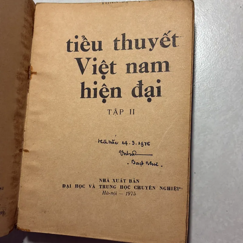 Tiểu thuyết Việt Nam hiện đại Tập 2 - Phan Cự Đệ - 1975s 797592