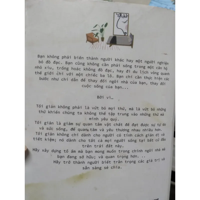 Căn Nhà Tối Giản (tên tiếng Anh: The Minimalist Home) của tác giả Joshua Becker.  703794