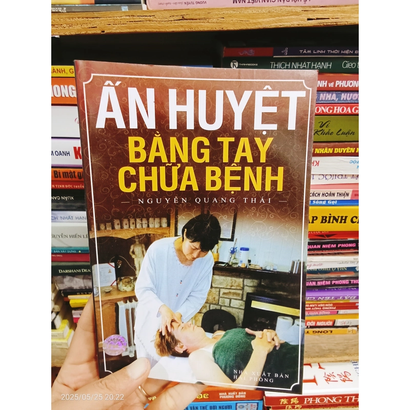 Ấn huyệt bằng tay chữa bệnh 460595
