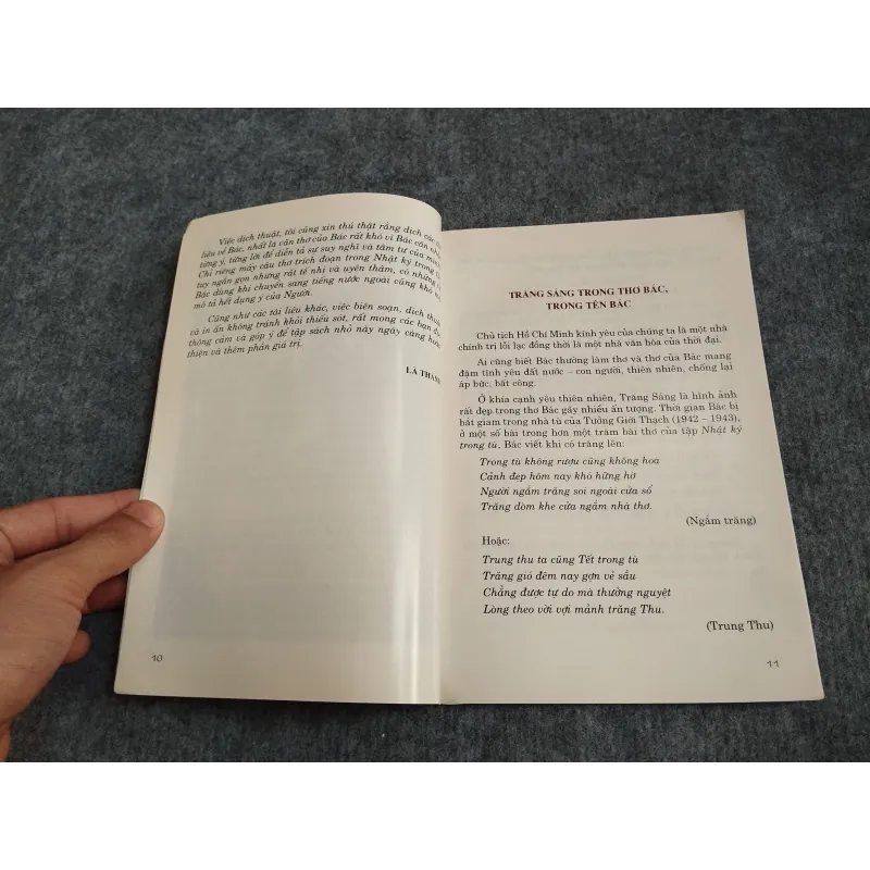 TRĂNG SÁNG TRONG THƠ BÁC TRONG TÊN BÁC 697790