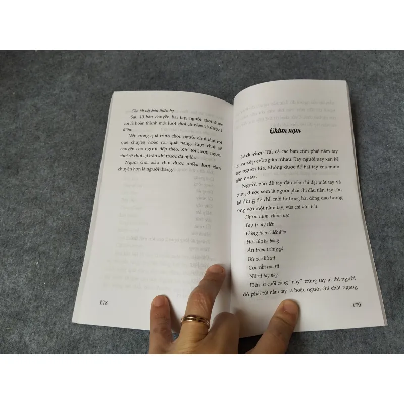 TUYỂN TẬP THƠ, ĐỒNG DAO VÀ CÁC TRÒ CHƠI DÂN GIAN VIỆT NAM 718966