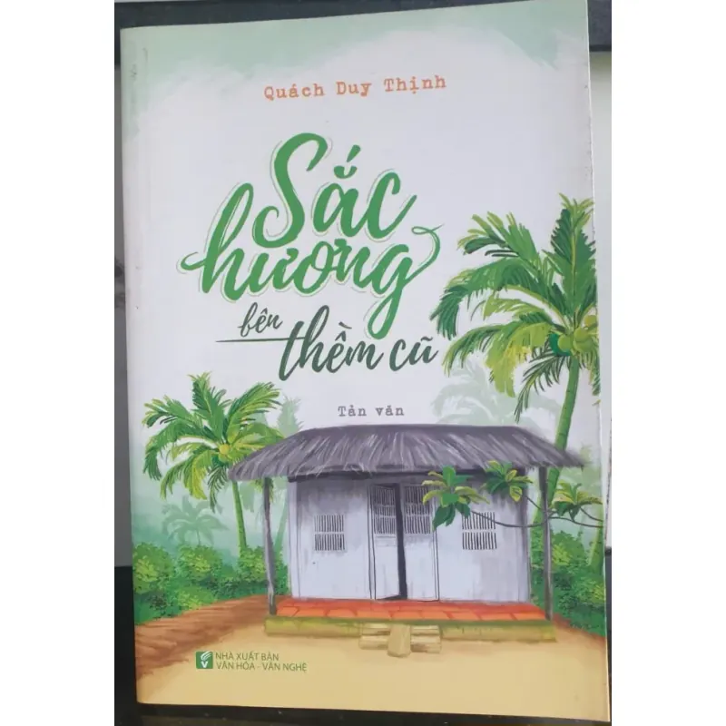 Sắc hương bên thềm cũ 693183