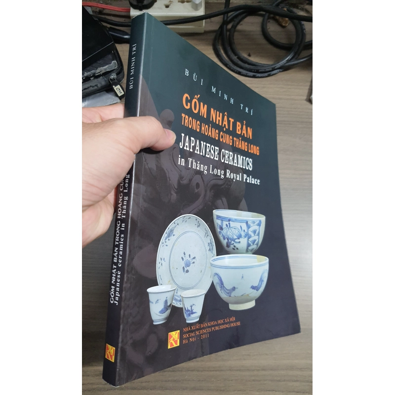 Gốm Nhật Bản trong hoàng cung Thăng Long 488173
