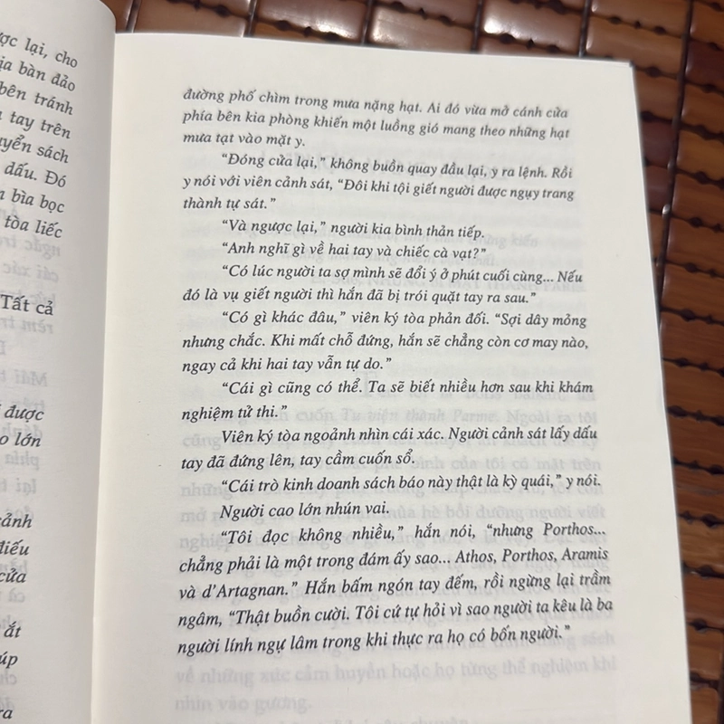 Câu lạc bộ Dunas - Arturo Perez - Reverte 530981