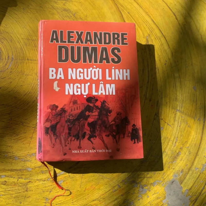 BA NGƯỜI LÍNH NGỰ LÂM- ALEXANDRE DUMAS 783391