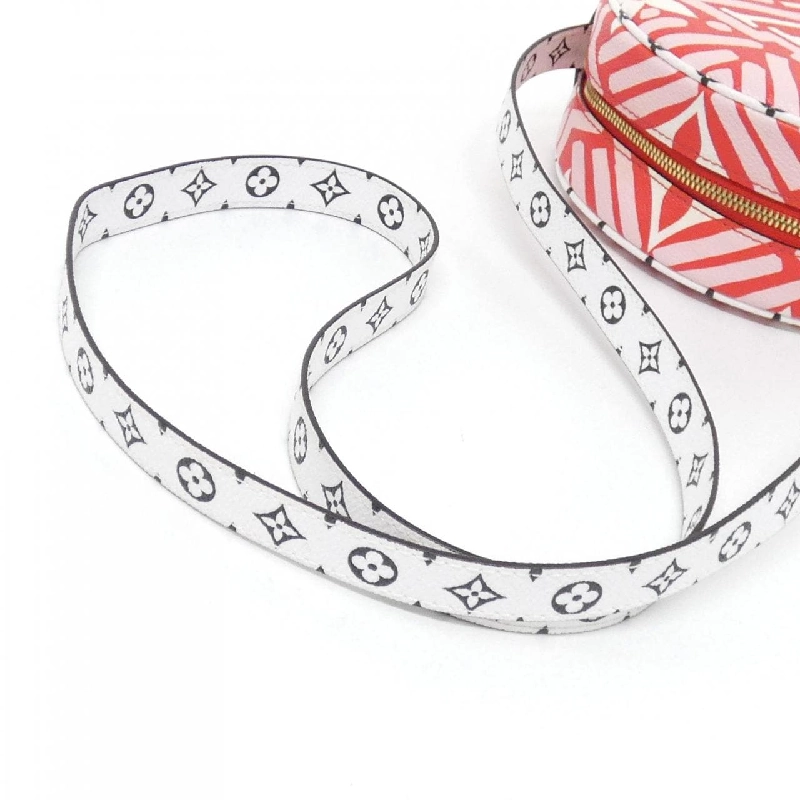 Túi xách vai Louis Vuitton LV Crafty Boîte Chapeau Souple M45364 610576