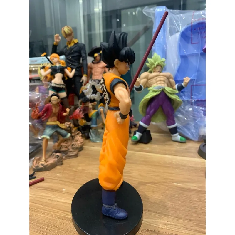 Mô hình SonGoku cầm gậy màu đỏ - không hộp 714389