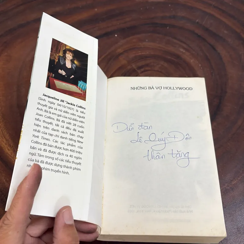 II Tiểu Thuyết: Những Bà Vợ Hollywood - Jackie Collins - 2012 1010431