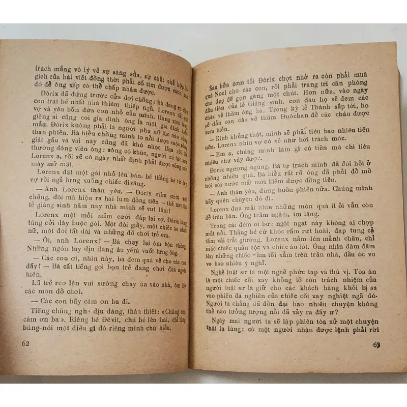 Tập truyện các nước Á - Phi: CON ĐƯỜNG DƯỚI ÁNH TRĂNG 708974