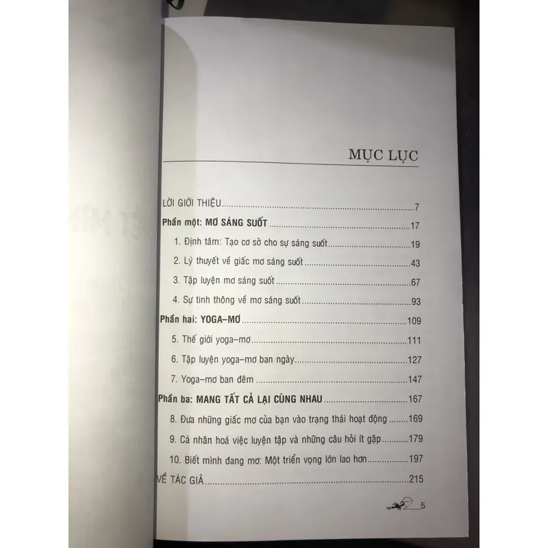 Biết mình đang mơ - Thực hành thiền định để có giấc mơ sáng suốt  714028