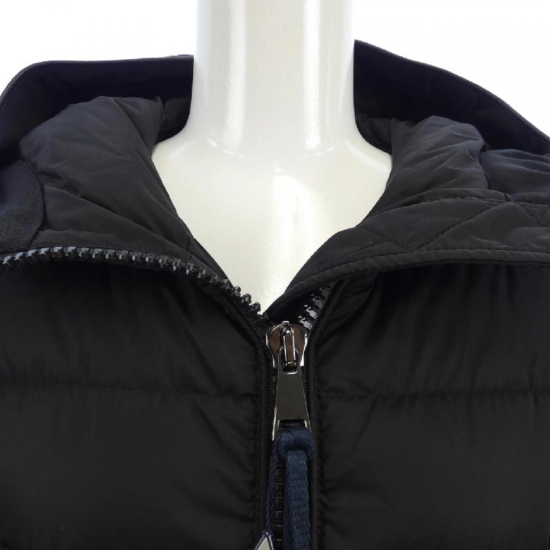 Áo khoác lông vũ MONCLER 644912