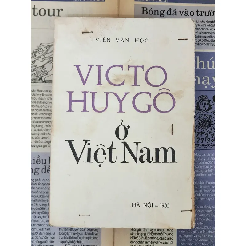 VICTOR HUGO Ở VIỆT NAM (in 1985) - Nhiều tác giả 712230