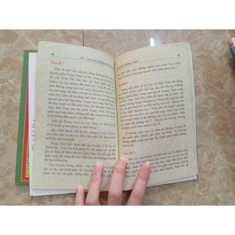 1 sách Kể chuyện lịch sử, địa lý Hải Phòng+ 2 sách Đố -giải lịch sử Việt Nam 195673