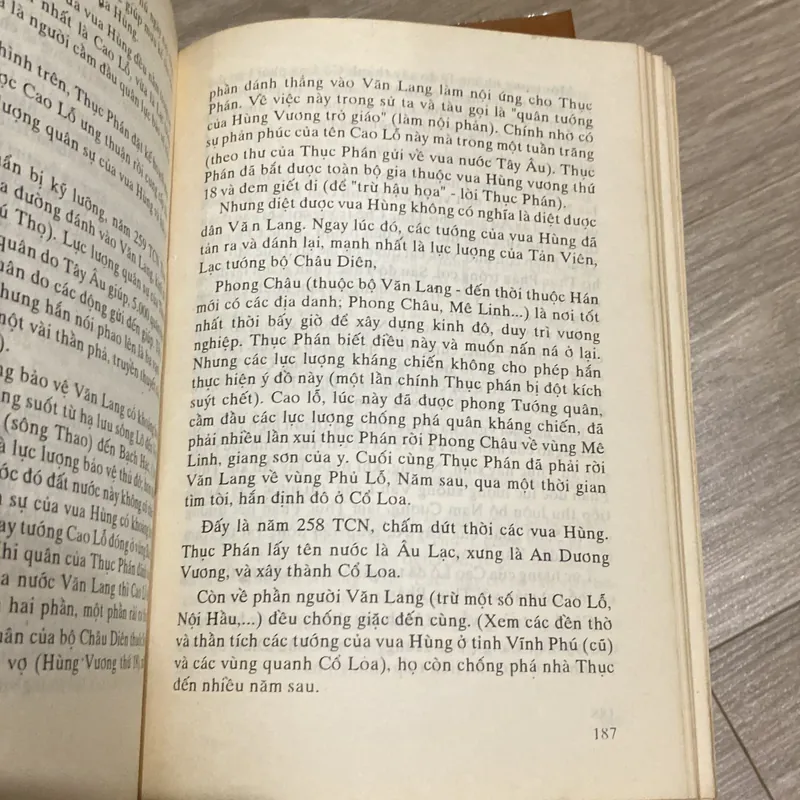 NGƯỢC DÒNG LỊCH SỬ (XB 1998) 567823