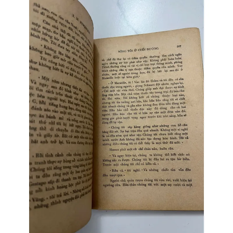 Bóng tối ở cuối đường – Erich Maria Remarque 991684