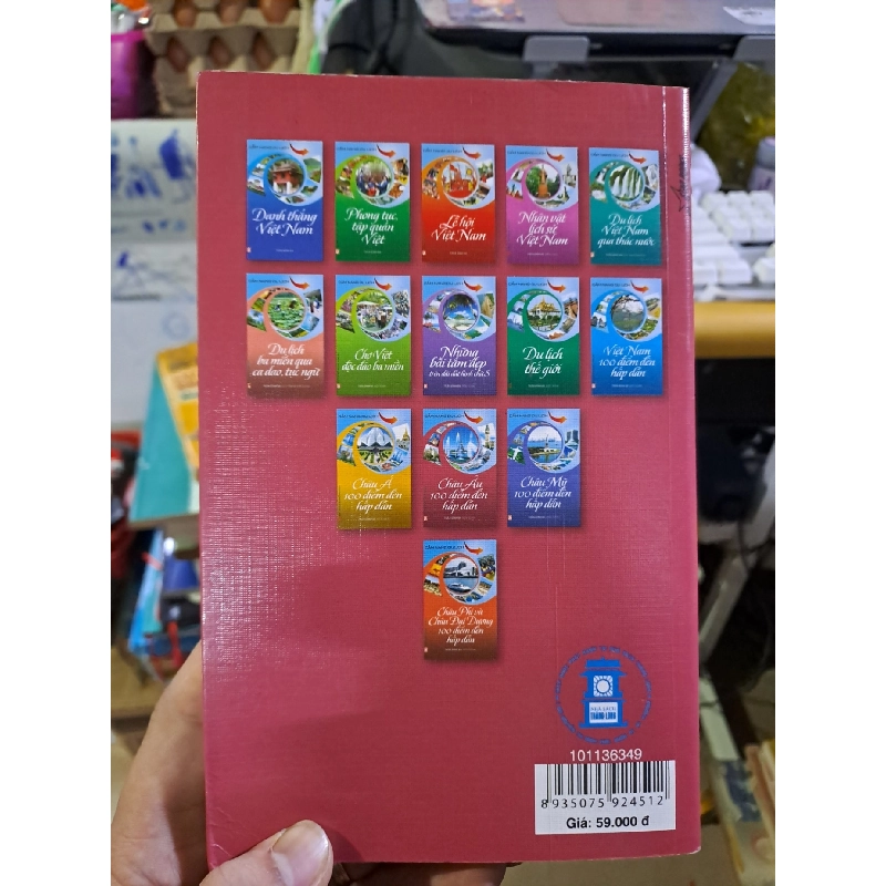 Châu âu 100 điểm đến hấp dẫn cẩm nang du lịch 2012 mới 90% ố VĂN HỌC HCM1709 919599