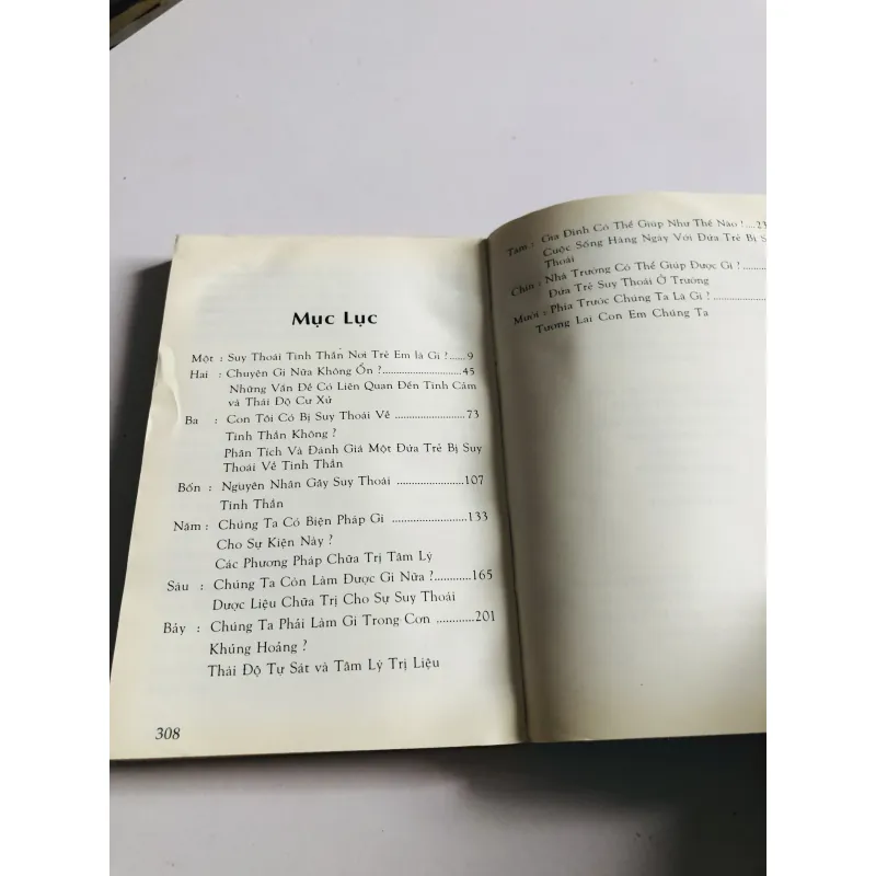 GIÚP TRẺ VƯỢT QUA KHỦNG HOẢNG TÂM LÝ  758108