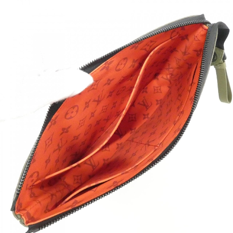 Túi xách Louis Vuitton Monogram Tone Pochette Voyage Souple M82800 614467