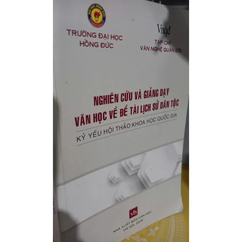 nghiên cứu giảng dạy văn học đề tài lịch sử 999850