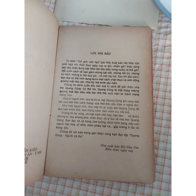 QUANG DŨNG - NGƯỜI & THƠ 471385