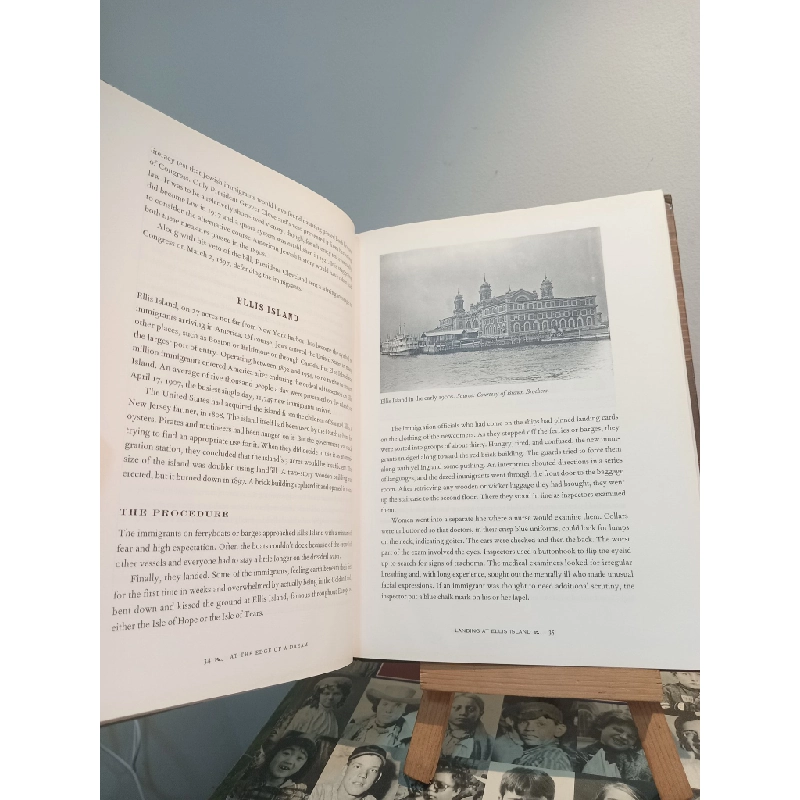 At The Edge of Dream: The Story of Jewish Immigrants on New York's Lower East Side 1880-1920 - Lawrence J. Epstein 453720