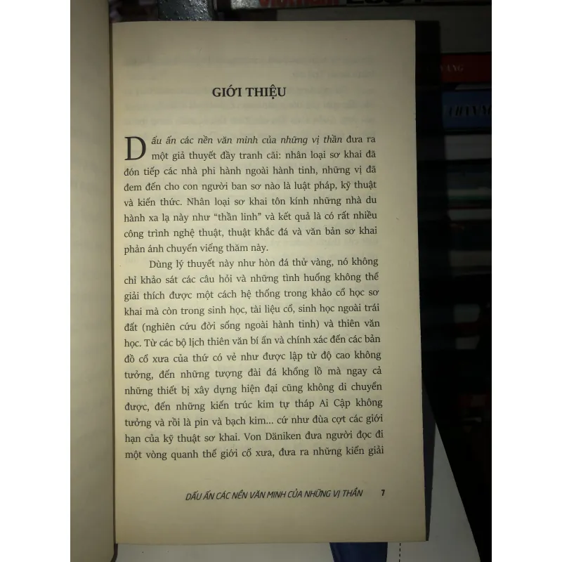 Dấu ấn các nền văn minh của những vị thần - Ký ức của tương lai - Erich Von Daniken 763083