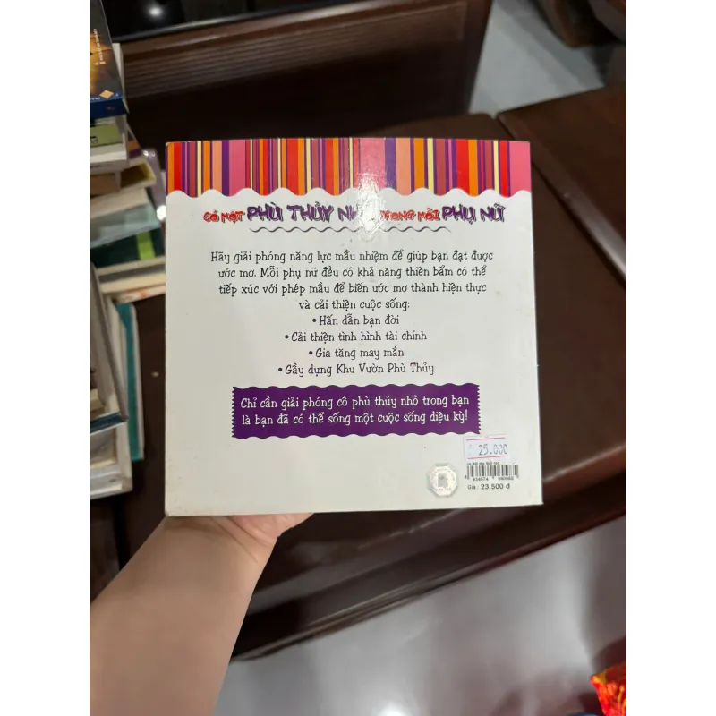 Có Một Phù Thủy Nhỏ Trong Mỗi Phụ Nữ – Khám Phá Sức Mạnh Tiềm Ẩn Bên Trong- K4 1029378