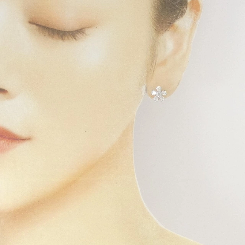 Bông tai kim cương hoa K18WG 1.60CT - Hàng hiệu Chính hãng 870427