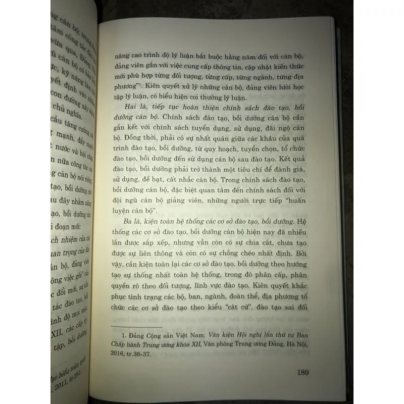 Tư tưởng Hồ Chí Minh về cán bộ và công tác cán bộ  695653