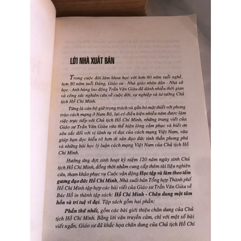 Hồ Chí Minh- Chân dung một tâm hồn và trí tuệ vĩ đại  790077