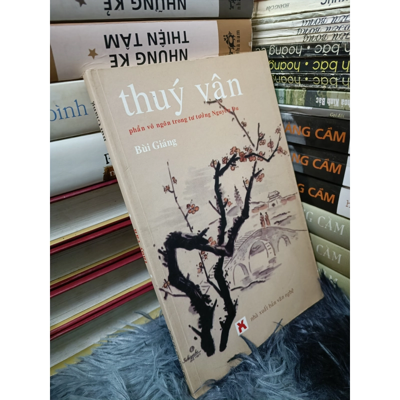 Thúy Vân phần vô ngôn trong thơ văn Nguyễn Du 477750