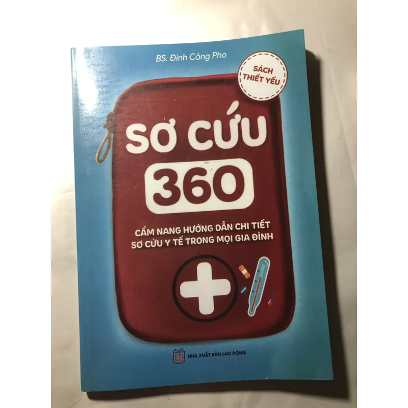 Sách “Sơ cứu 360”  731343