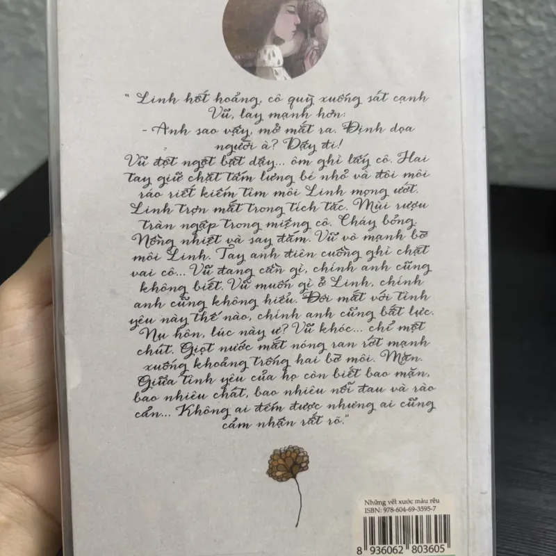 Những vết xước màu rêu 797653