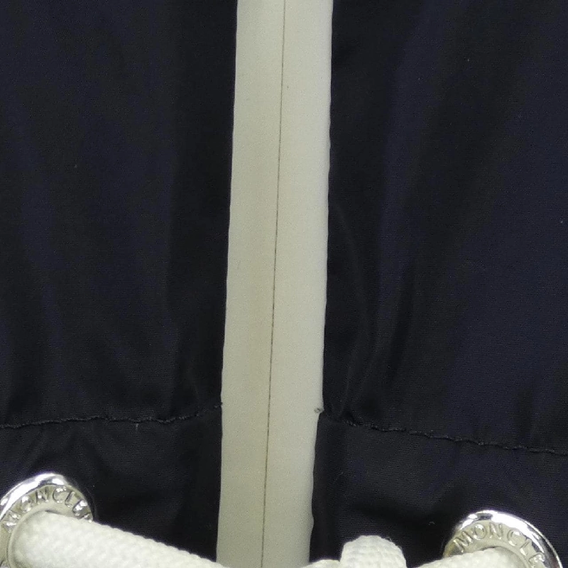 【Khuyến mãi】Áo khoác MONCLER 642219