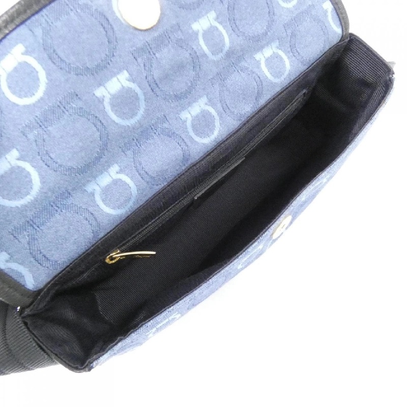 Túi xách vai Salvatore Ferragamo 21 5900 - Hàng hiệu Chính hãng 802844