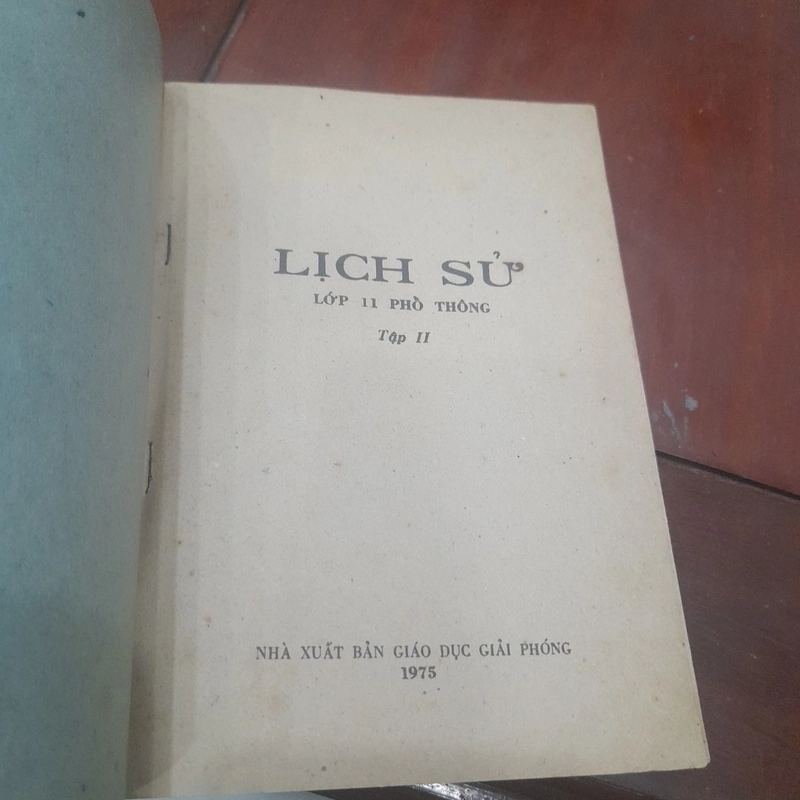 LỊCH SỬ LỚP 11 PHỔ THÔNG, tập II (in năm 1976) 519392