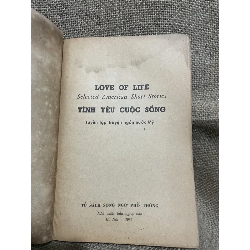 Truyện song ngữ Anh Việt - LOVE OF LIFE - tình yêu cuộc sống 748174