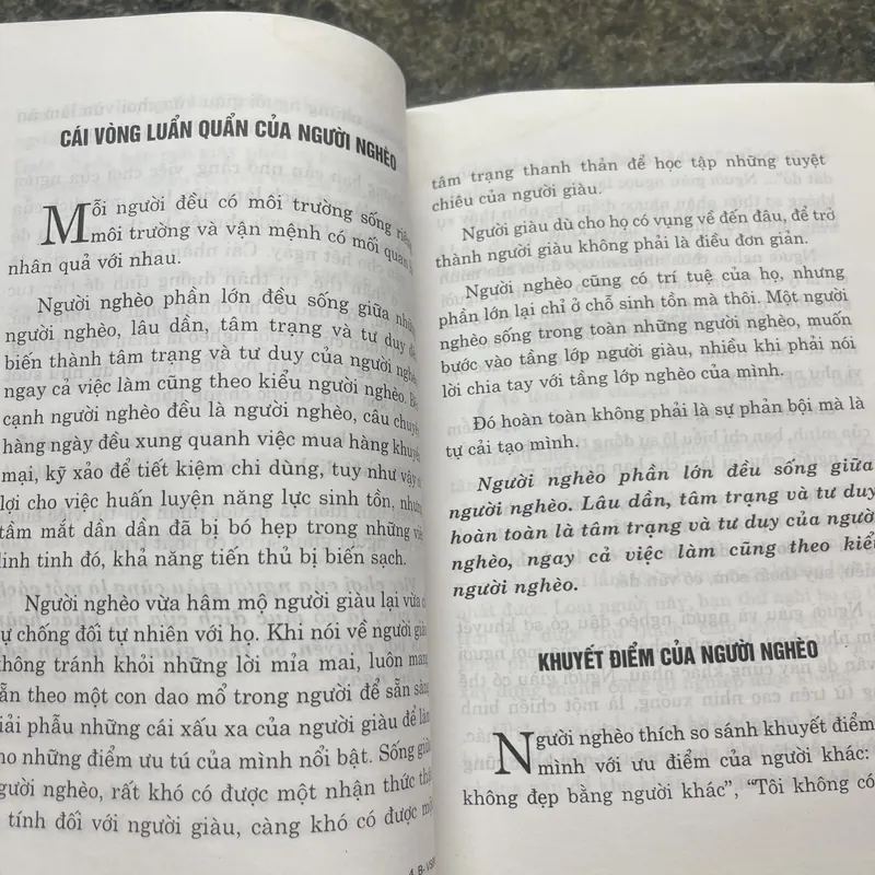 Vì sao bạn nghèo  720093