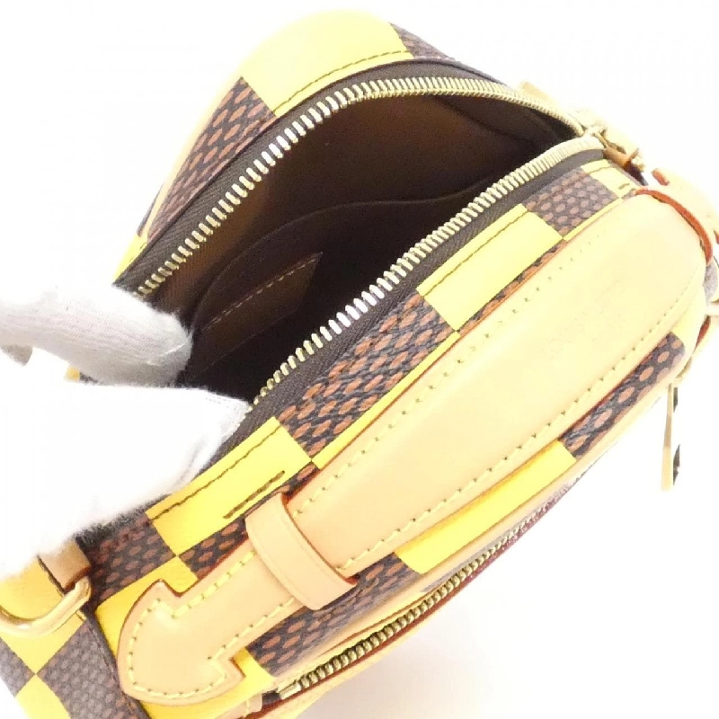 Túi đeo vai Louis Vuitton Damier Pop Chess Messenger N40562 610236