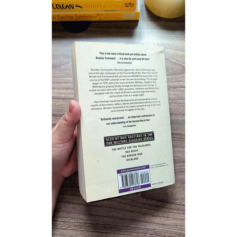 Pan Military Classics Series - Bomber Command (Max Hastings) (preloved book) 722872