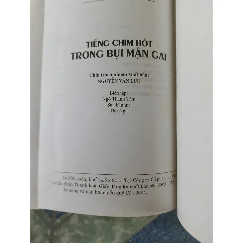 Tiếng chim hót trong bụi mận gai - Côlin Măccalâu 700351