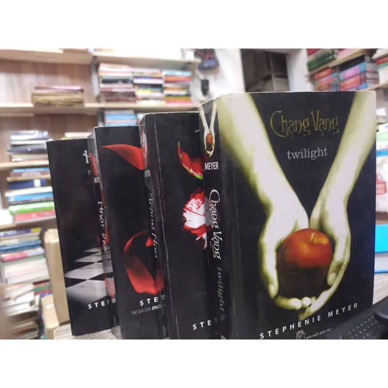 Sách: Trọn bộ Chạng Vạng, Trăng Non, Nhật Thực, Hừng Đông (B1) 728145