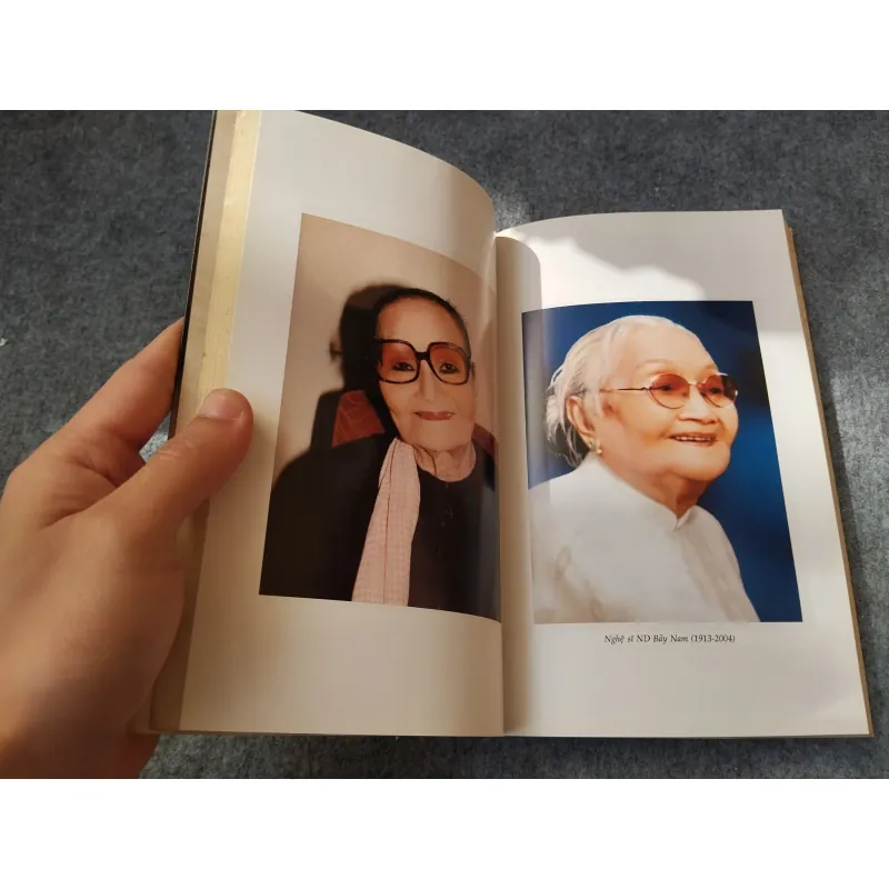 TRÔI THEO DÒNG ĐỜI 720017