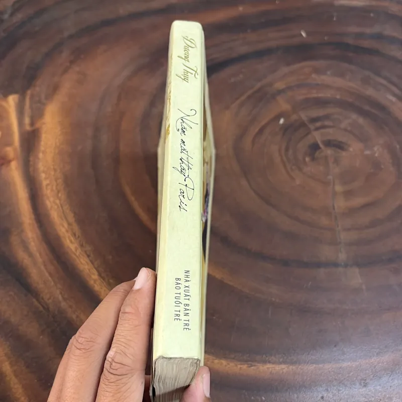 [Sách Không Đẹp] - II Văn Học: Nhắm Mắt Thấy Paris - Dương Thuỵ - 2011 1008463