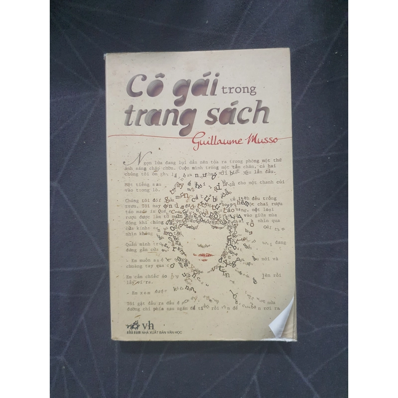 "Cô gái trong trang sách" - Guillaumo Musso 498944