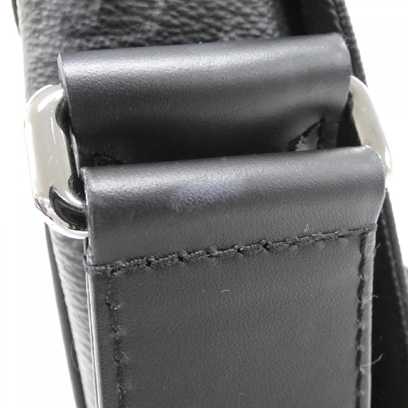 Túi xách vai Louis Vuitton Monogram Eclipse District PM M44000 612516