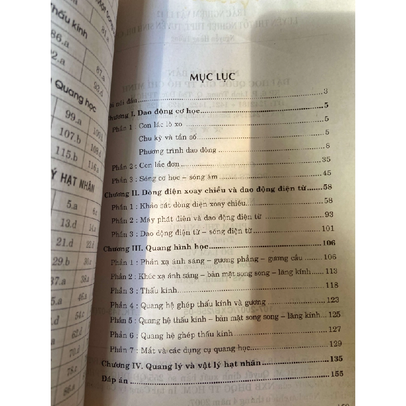 Đề Thi Trắc Nghiệm Vật Lí 12 (Ôn Thi Tú Tài & Tuyển Sinh Cao Đẳng, Đại Học, Theo Chương Trình Thi Trắc Nghiệm Của Bộ Giáo Dục Và Đào Tạo) - Nguyễn Hùng Tường 2007 Tham khảo - luyện thi VAVO-AK1T2 935526