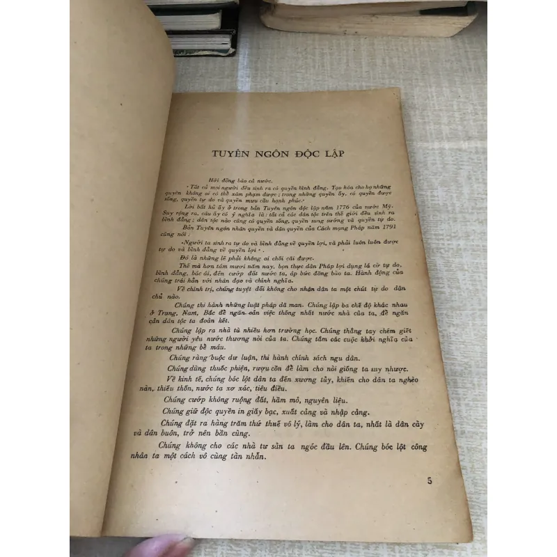 Tài liệu tham khảo vè Cách Mạng Tháng Tám 972114