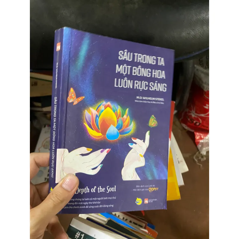 Sách sâu trong ta một bông hoa luôn rực sáng 308299