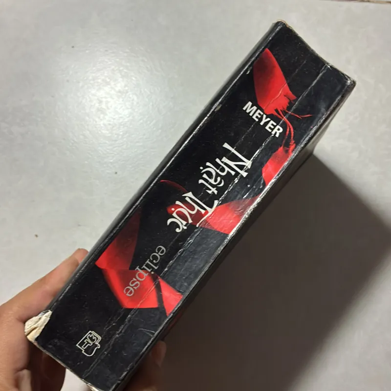 Nhật thực - Stephenie Meyer 757227